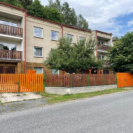 Apartman Pod Prehradou Chřibská Bagian luar foto