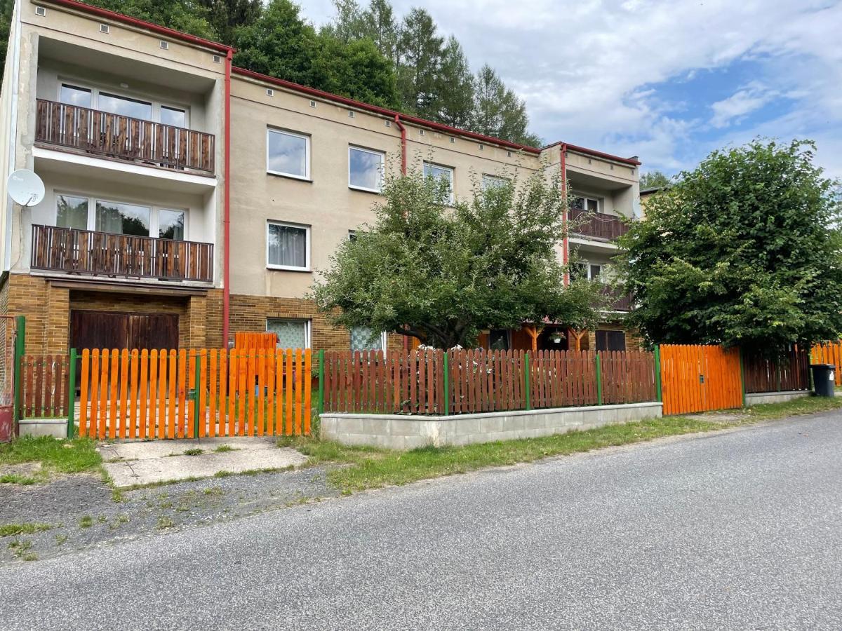 Apartman Pod Prehradou Chřibská Bagian luar foto